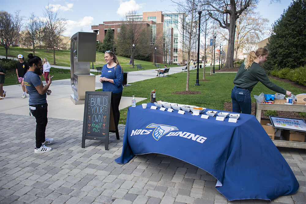 Pop-up Table